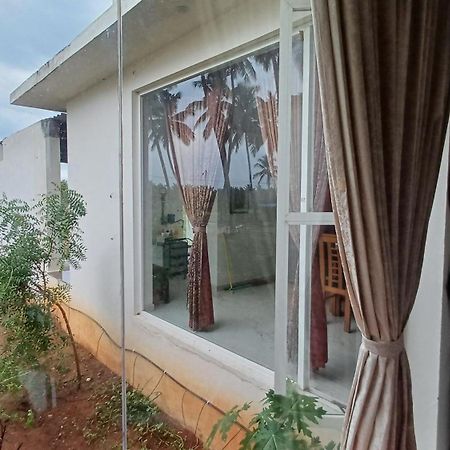 Shi'S Unique & Private 180 Degree Glass House In Pollāchi Екстериор снимка