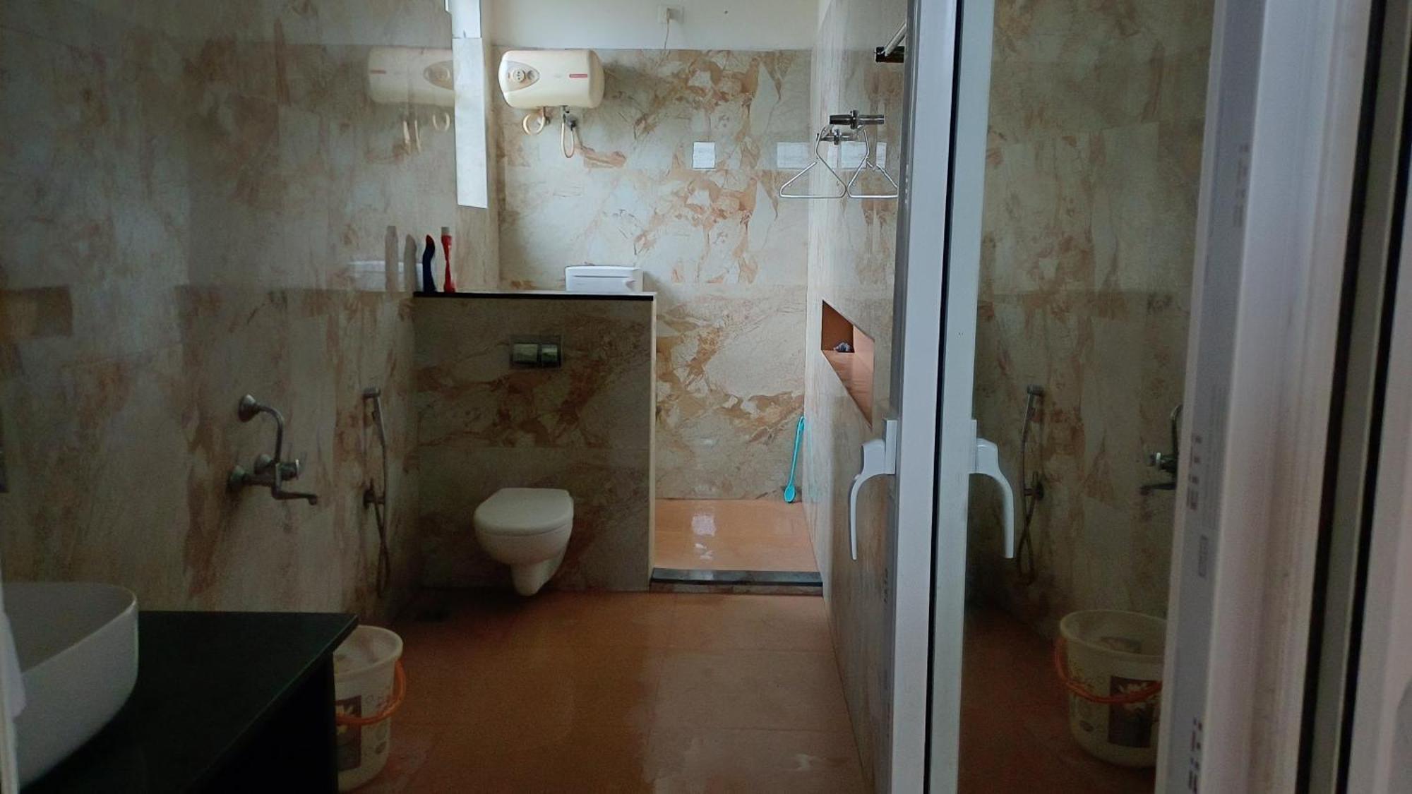 Shi'S Unique & Private 180 Degree Glass House In Pollāchi Екстериор снимка