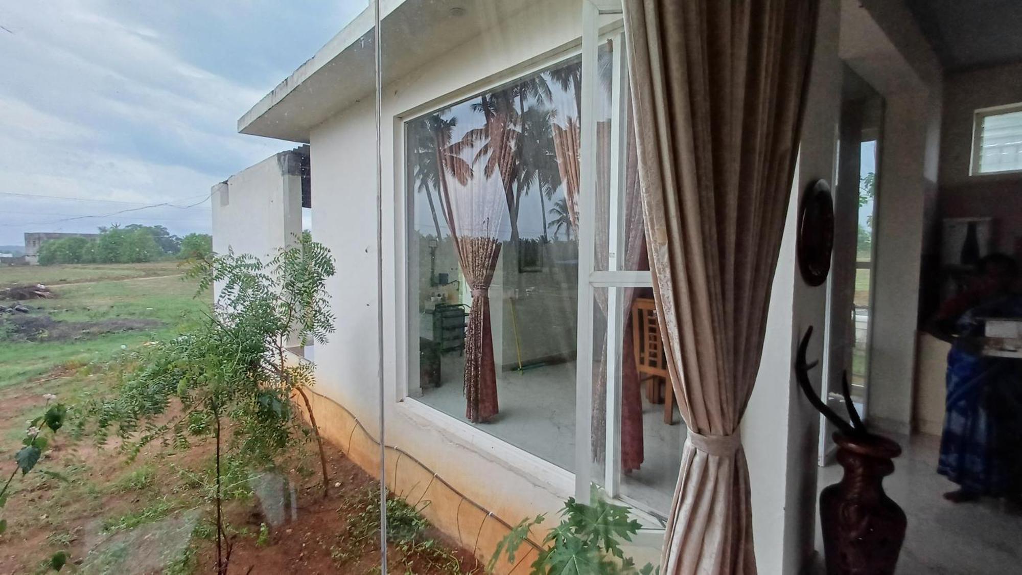 Shi'S Unique & Private 180 Degree Glass House In Pollāchi Екстериор снимка